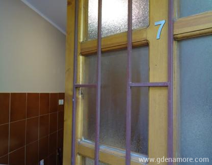 Villa m, Studio br. 7, Privatunterkunft im Ort Bijela, Montenegro