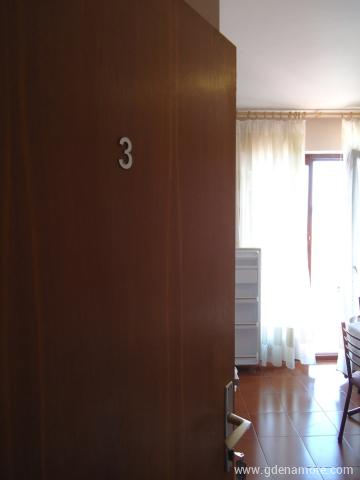 Ap.br. 3 u Vila M, privatni smeštaj u mestu Bijela, Crna Gora